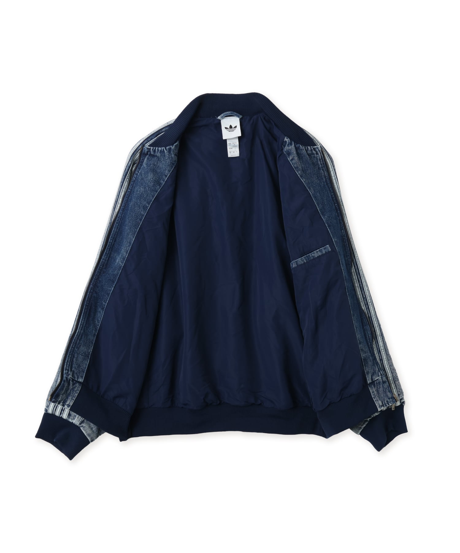 adidas SST TRACK TOP ライトデニムの画像