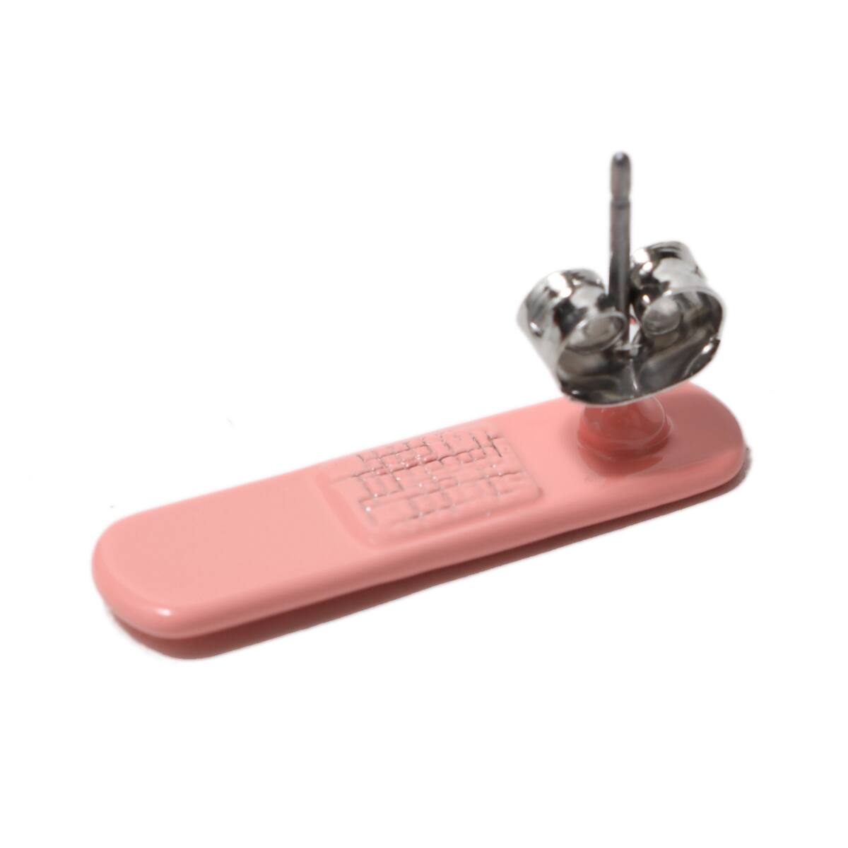 atmos pink レスキューピアス TX REDの画像