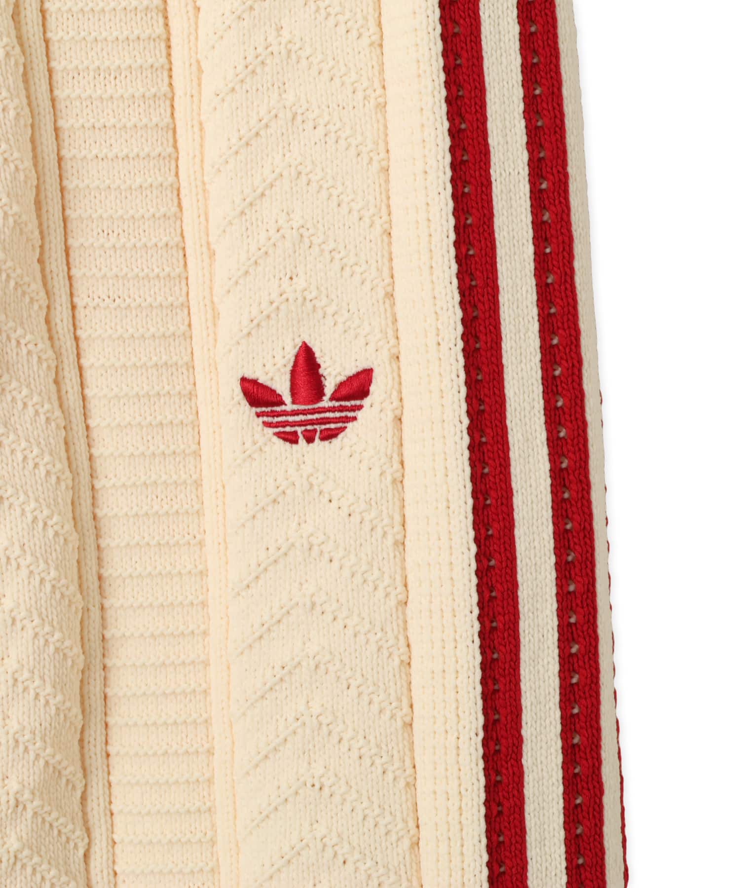 adidas SST WIDE LEG TRACKPANT ウォームバニラ/チームビクトリーレッドの画像