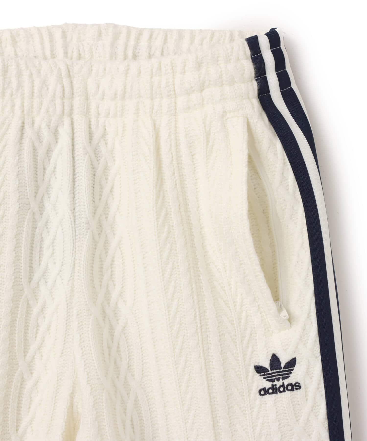 adidas KNIT CLASSIC TRACK TROUSERS オフホワイトの画像