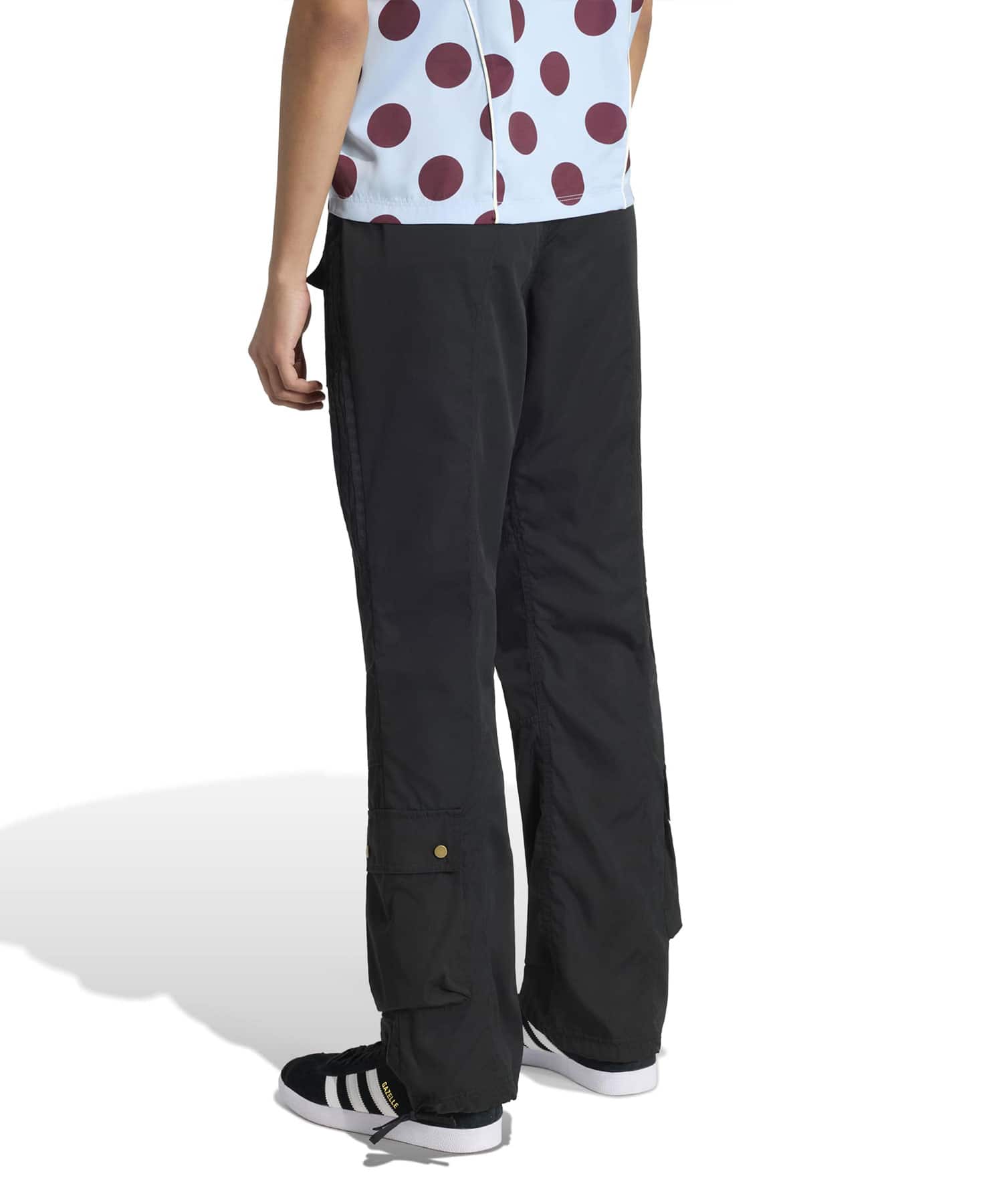 adidas CARGO PANTS ブラックの画像