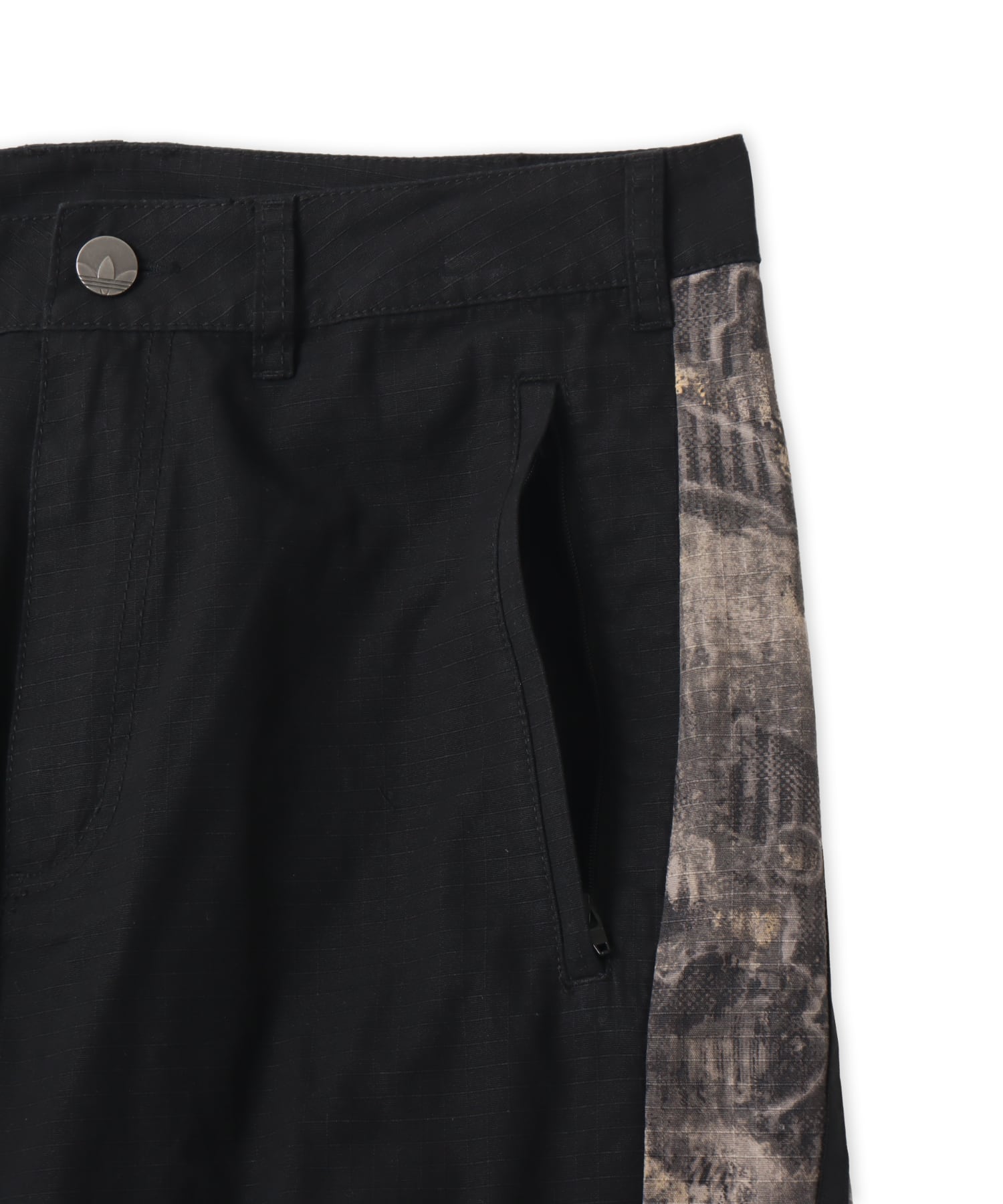 adidas ADILENIUM 5.0  CARGO PANTS ブラックの画像