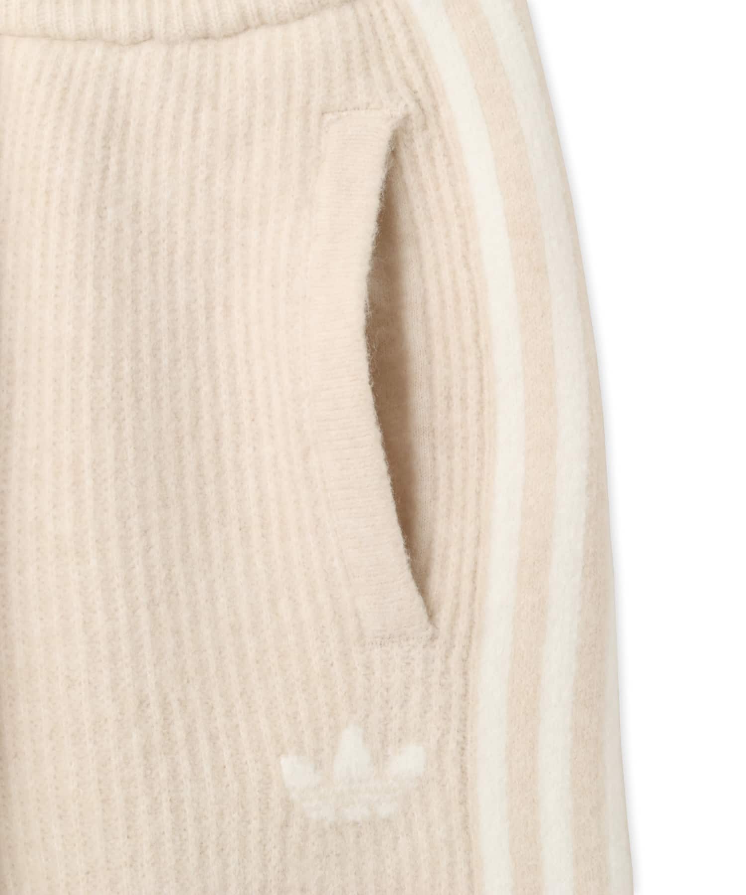 adidas JENNIE KNITTED LOOSE JOGGERS クリアブラウンの画像