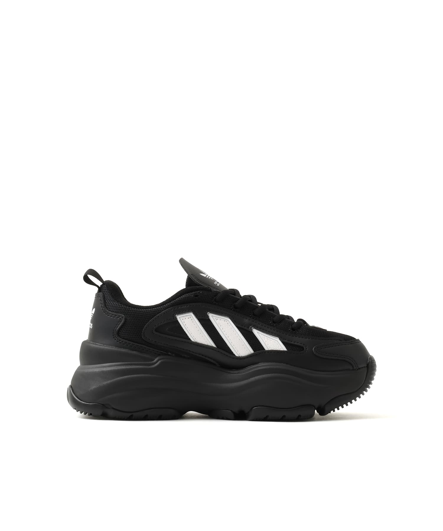 adidas OZGAIA W CBLACK/FTWWHT/FTWWHTの画像