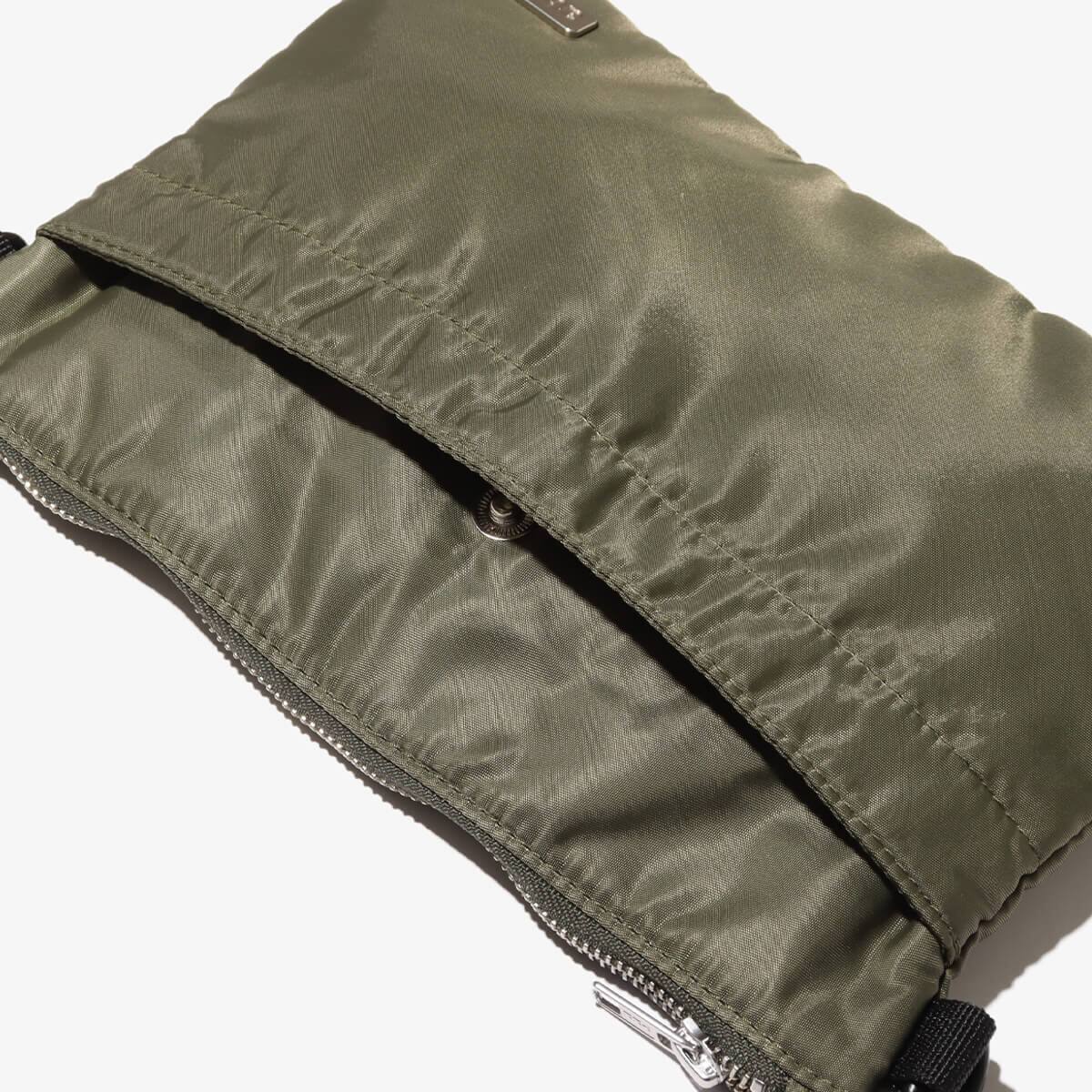 atmos Nylon Twill shoulder bag KHAKIの画像