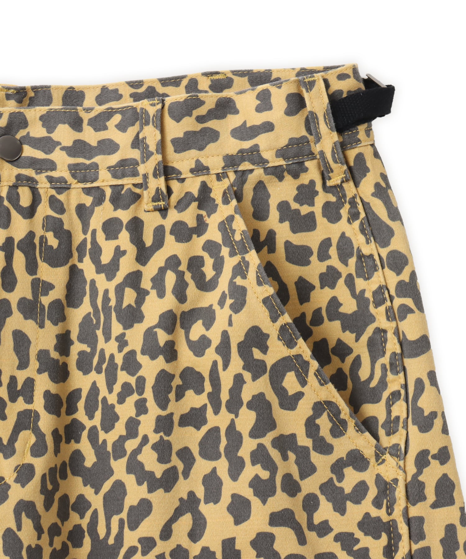 atmos Baggy Cargo Shorts LEOPARDの画像