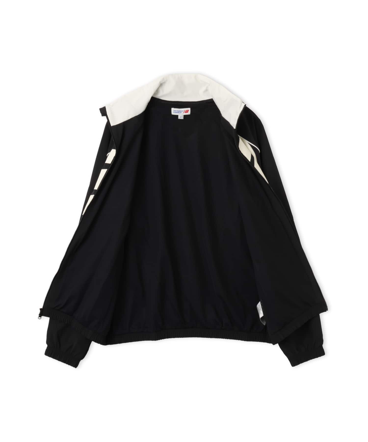 New Balance BASKETBALL OVERSIZED PRINTED WOVEN JACKET ブラックの画像