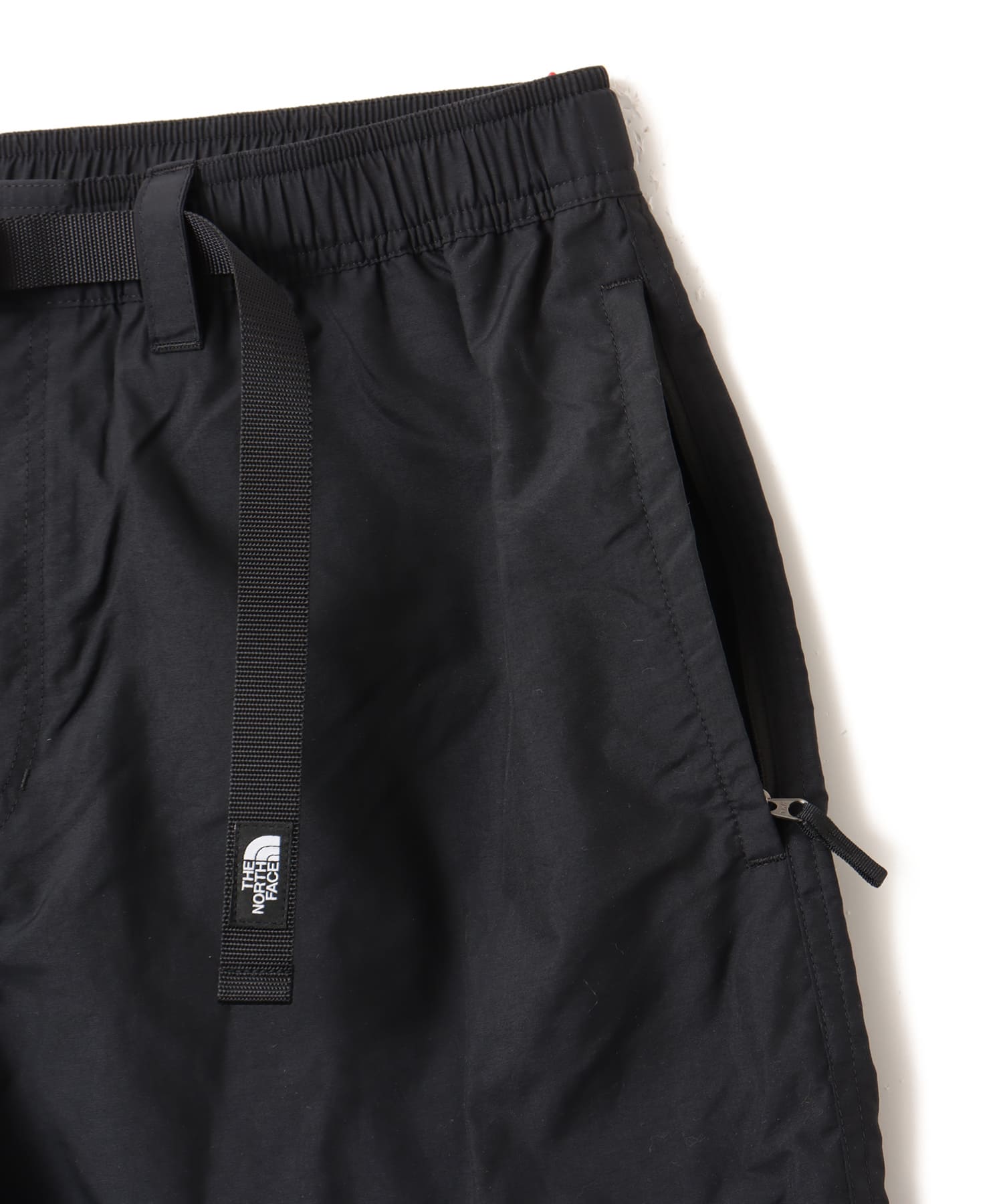 THE NORTH FACE NUPTSE SHORT ブラックxアスファルトグレーの画像