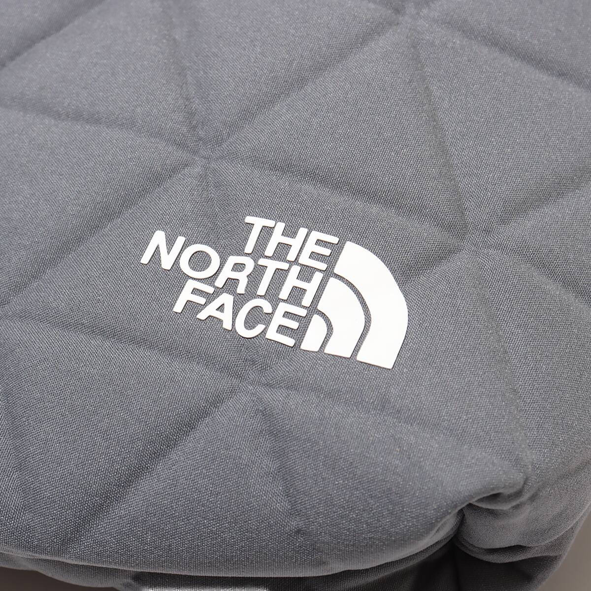 THE NORTH FACE Geoface Pouch スモークドバール の画像