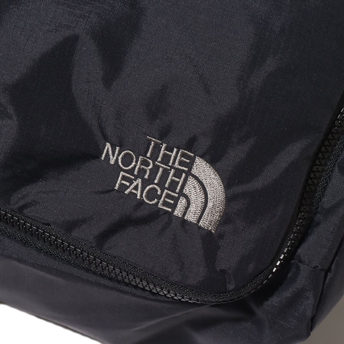 THE NORTH FACE GLAM TRAVEL BOX S BLACKの画像