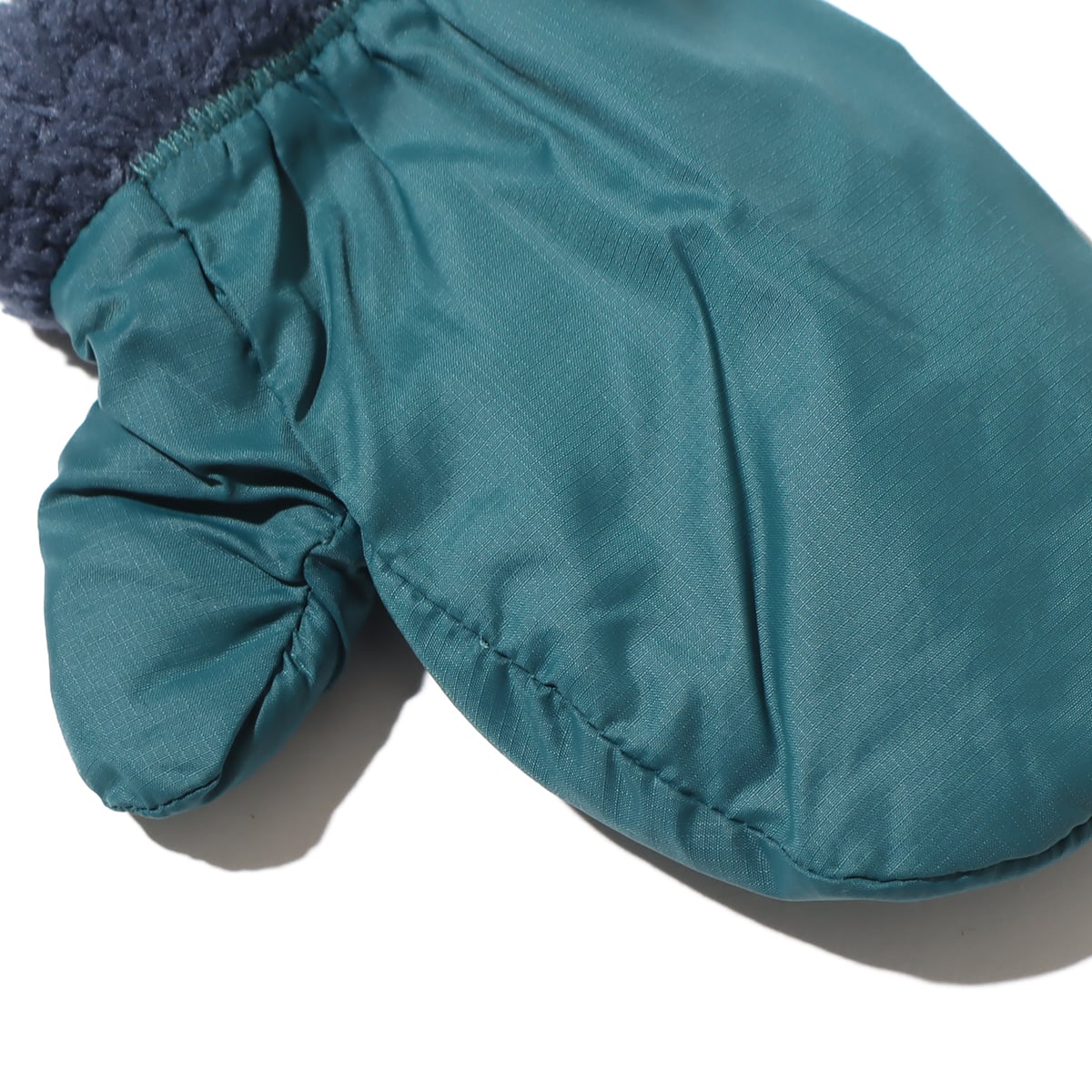 THE NORTH FACE BABY REVERSIBLE COZY MITT グリーン 23FW-Iの画像