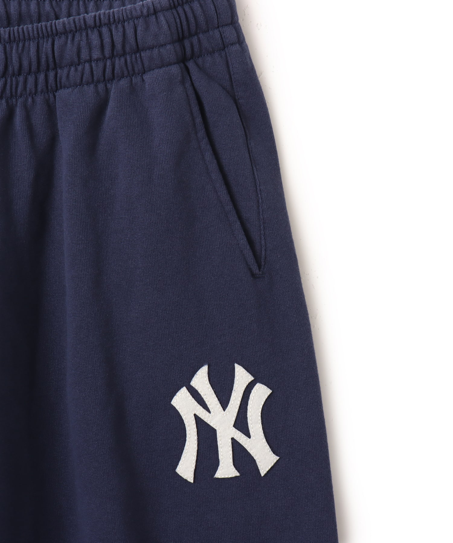 SPORTY＆RICH Heritage Yankees Serif Sweatpant Dark Navyの画像