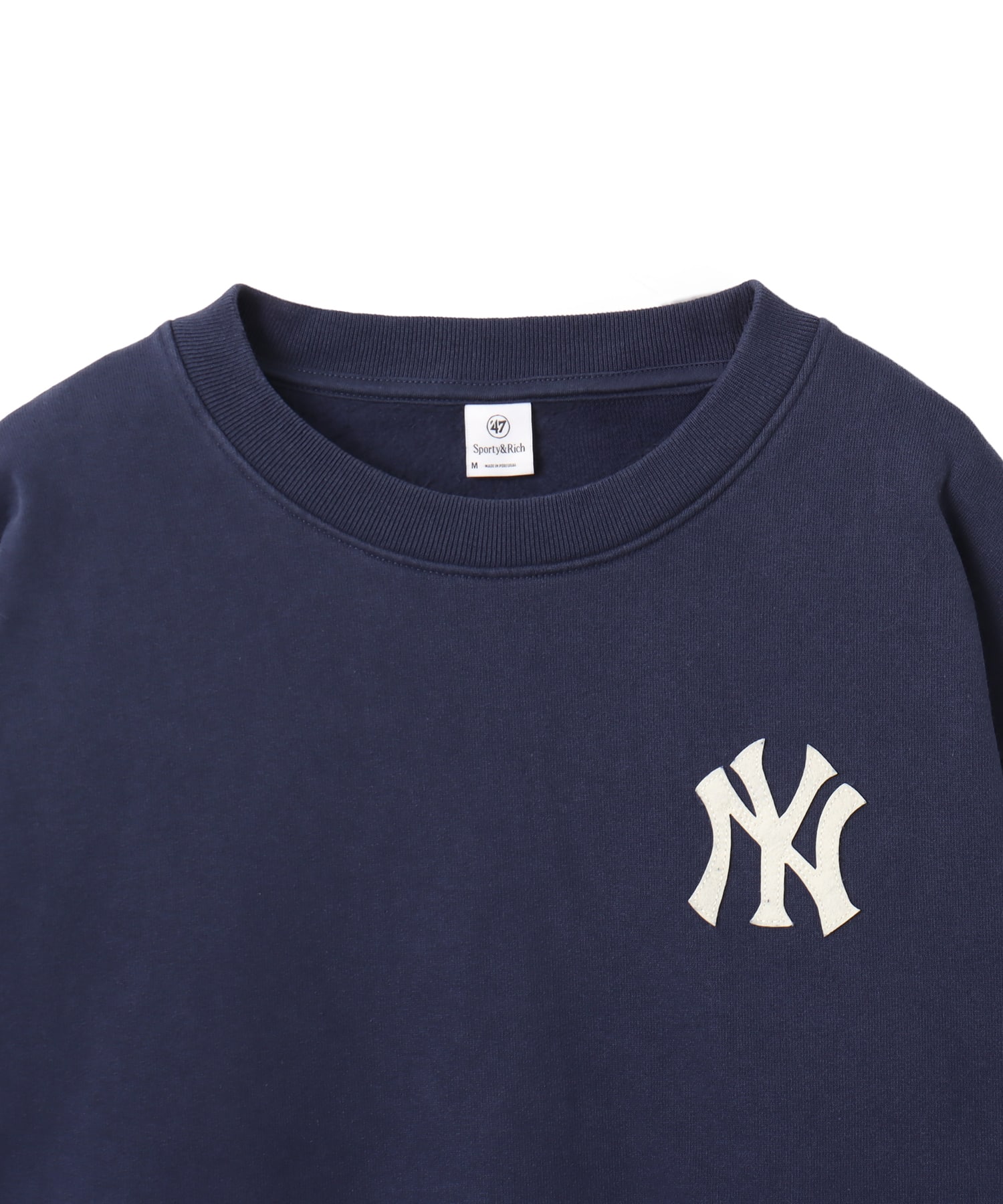 SPORTY＆RICH Heritage Yankees Serif Crewneck Dark Navyの画像