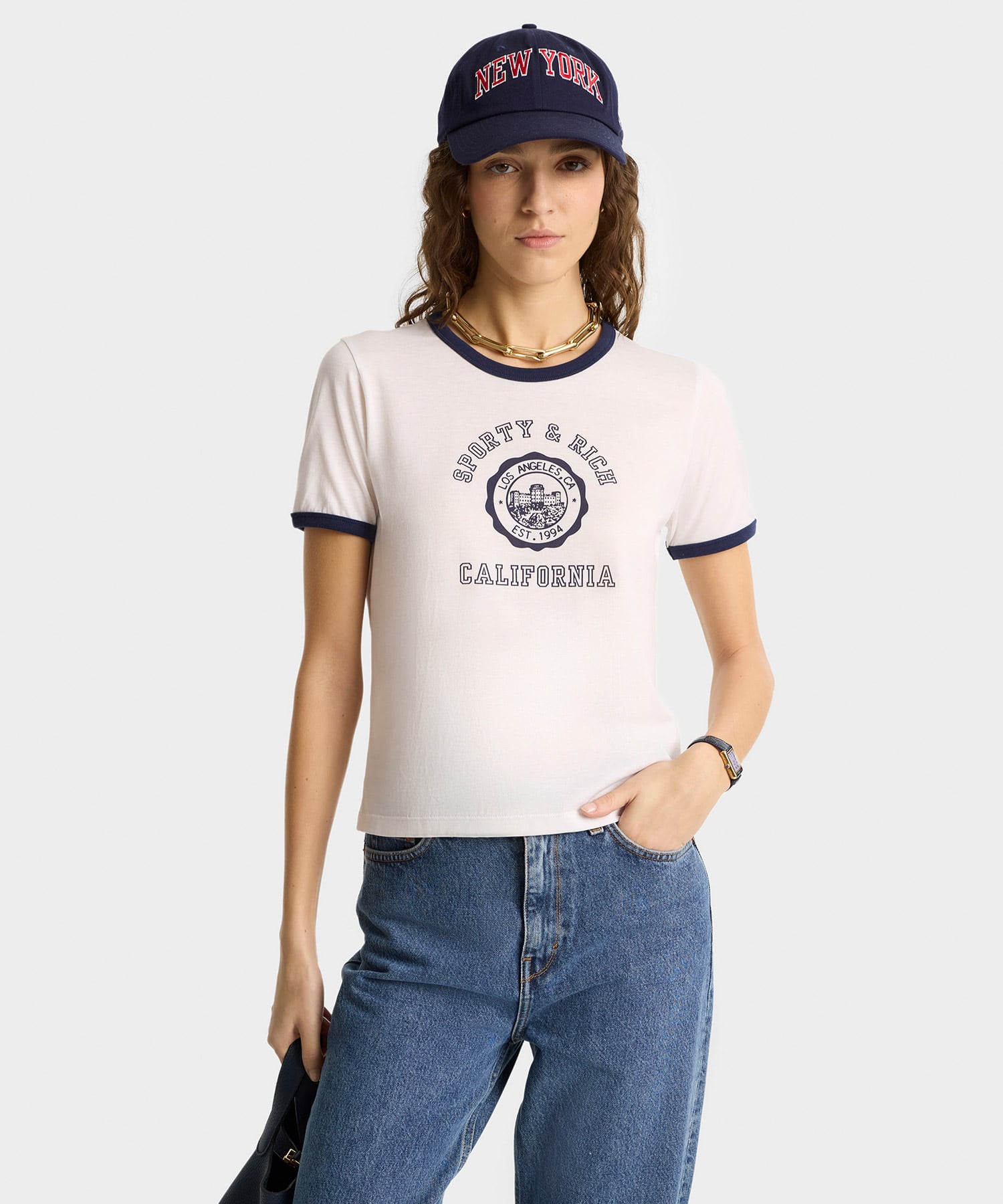 SPORTY＆RICH California Emblem Ringer Tee Whiteの画像