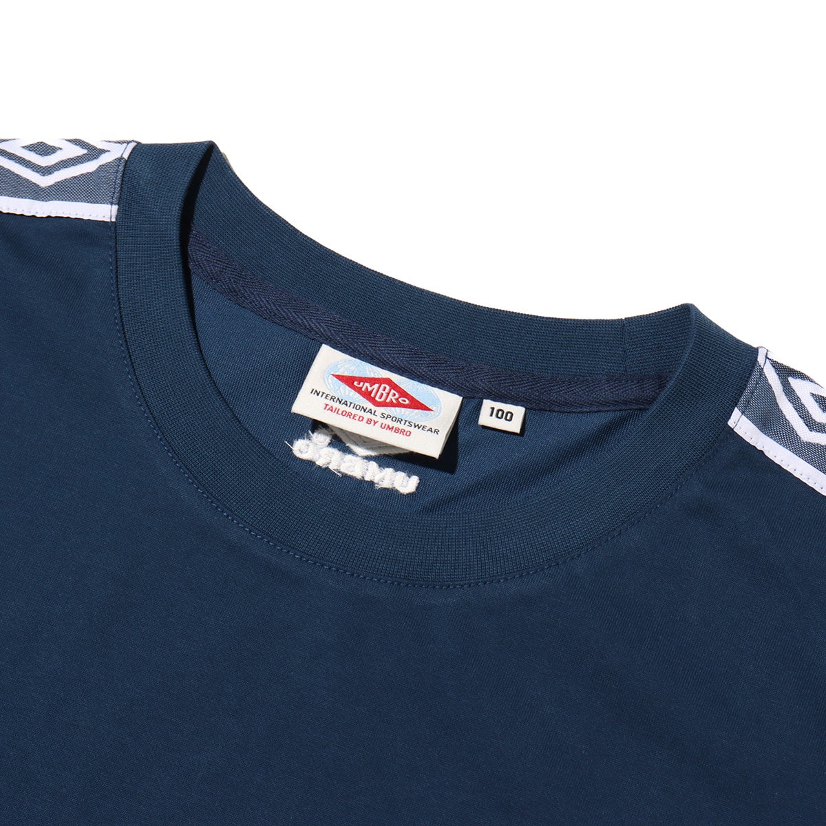 UMBRO SIDE TAPE OVERSIZED FIT SHORT SLEEVE SHIRT NAVY の画像