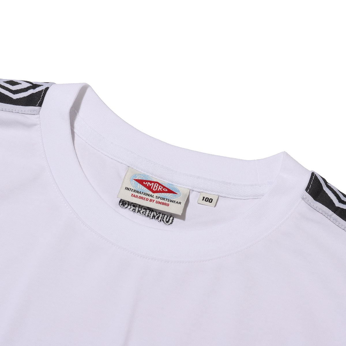 UMBRO SIDE TAPE OVERSIZED FIT SHORT SLEEVE SHIRT WHITE の画像