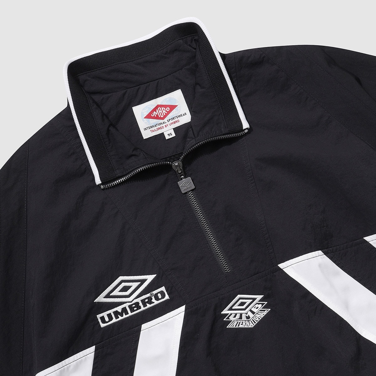 UMBRO HBL OG Woven Standneck Anorak ブラックの画像