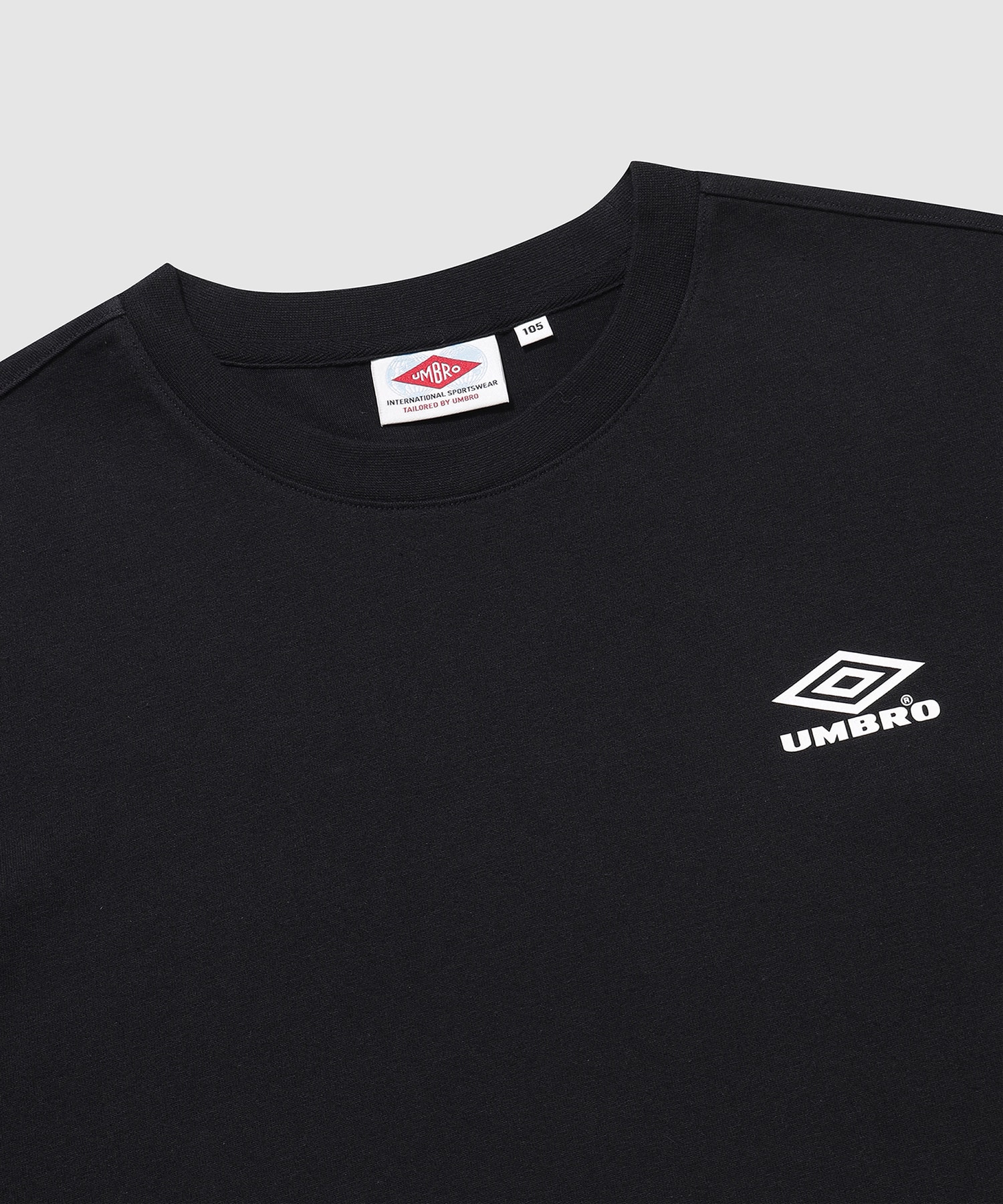 UMBRO 【KOREA COLLECTION】HBL CASUAL ARCHIVE ARTWORK SHORTS SLEEVE T-SHIRTS ブラックの画像