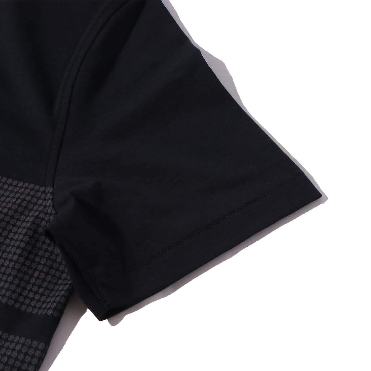 UNDER ARMOUR SPORTSTYLE STRIPE TEE BLACK 18SP-Iの画像