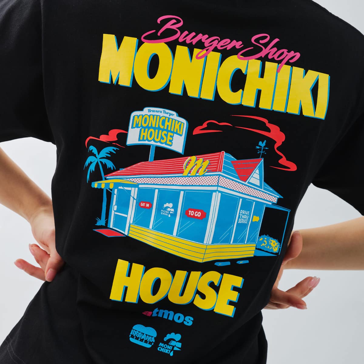 atmos pink x MONICHIKI HOUSE Address T-Shirt BLACK(アトモス atmos pink x MONICHIKI HOUSE Address T-Shirt BLACK(アトモス