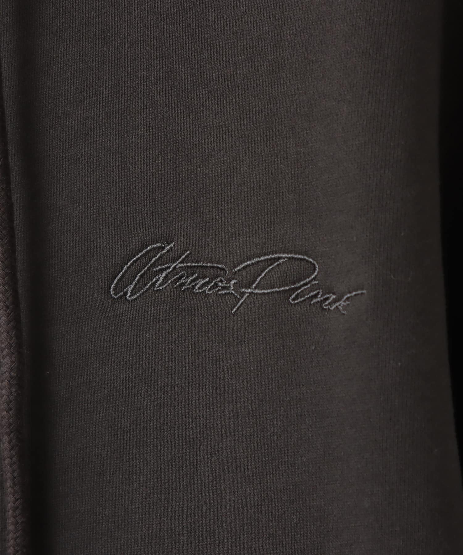 atmos pink Compact Zip Up Hoodie CHARCOALの画像