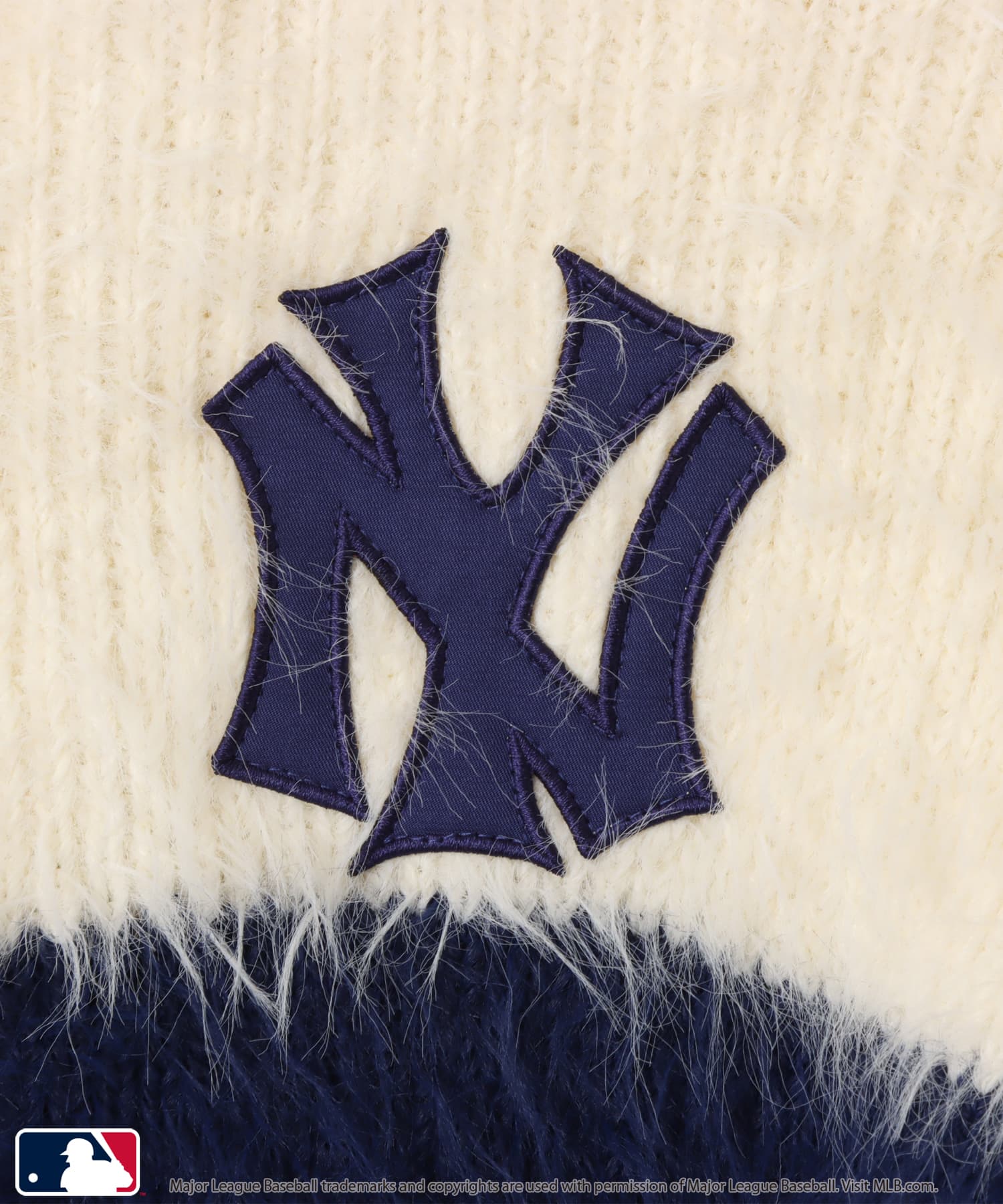 atmos pink MLB Shaggy Knit Blouson WHITEの画像