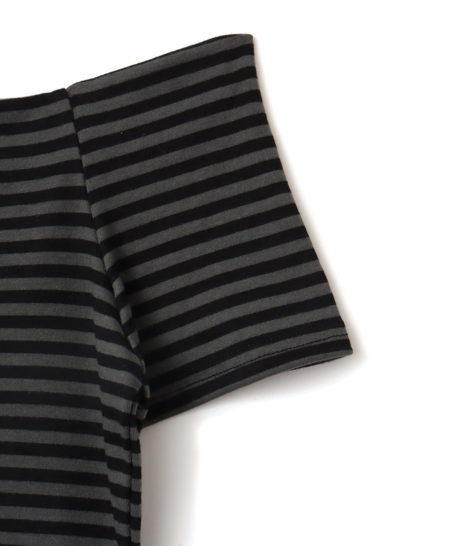 atmos pink Border Off-Shoulder T-shirt CHARCOALの画像
