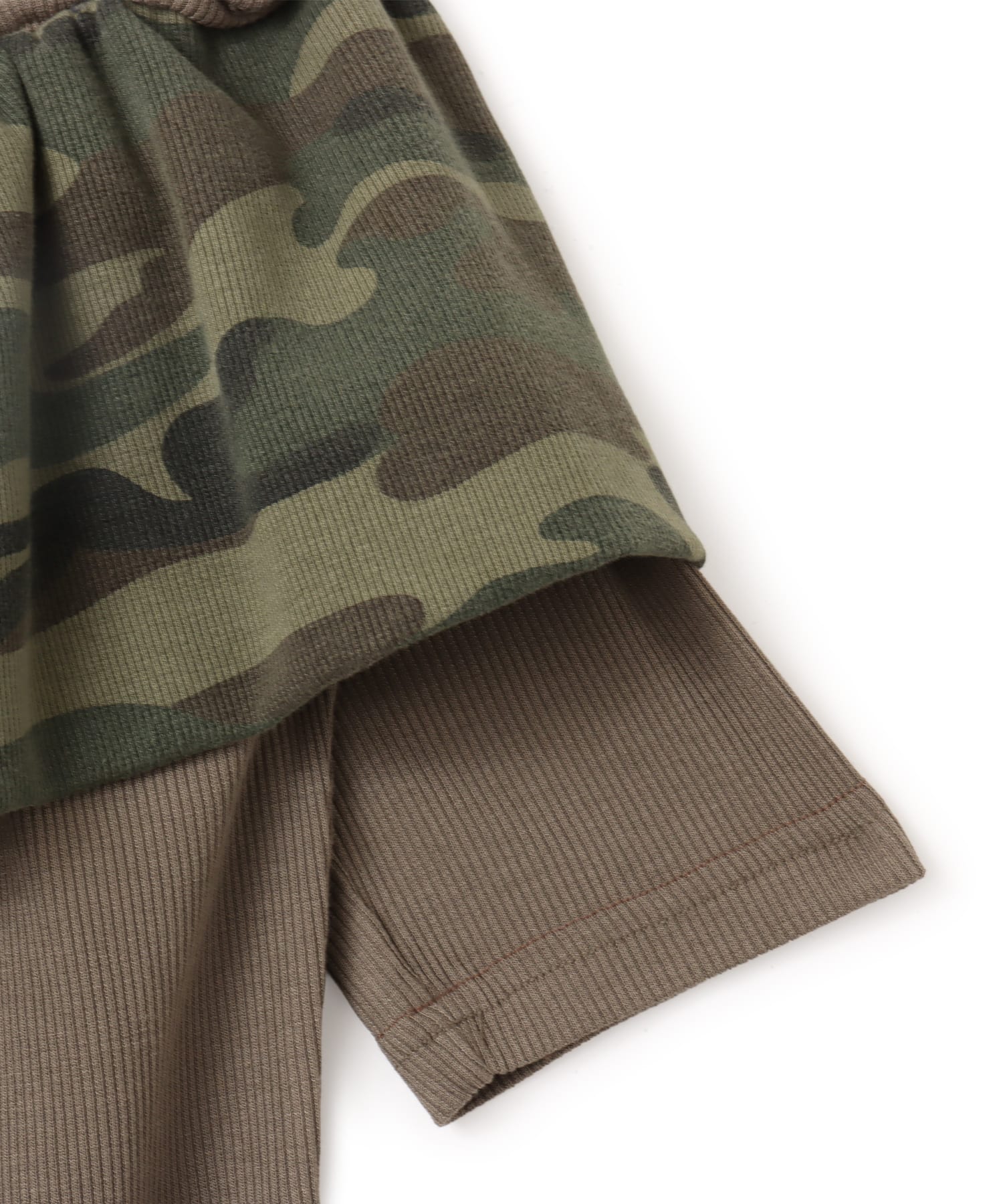 atmos pink Layered Camouflage Off-Shoulder Top KHAKIの画像