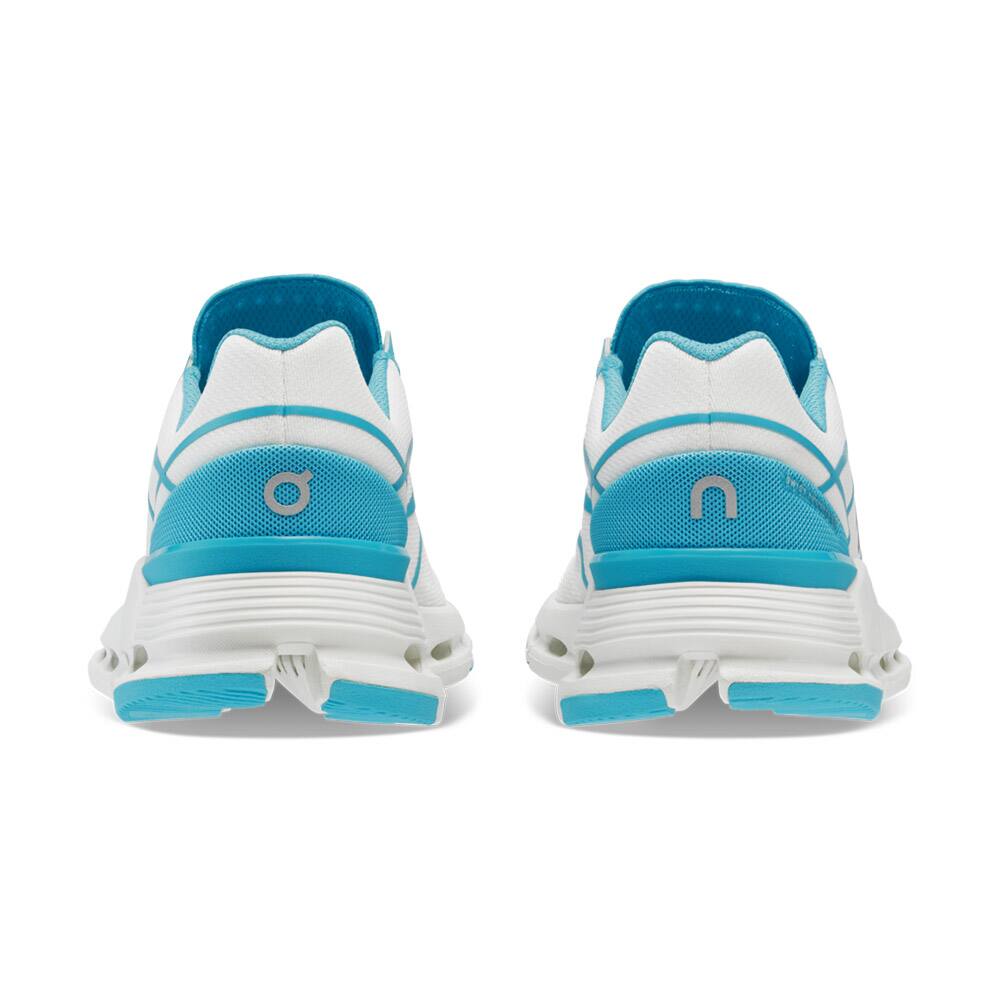 On Cloudnova Z5 White / Cyanの画像