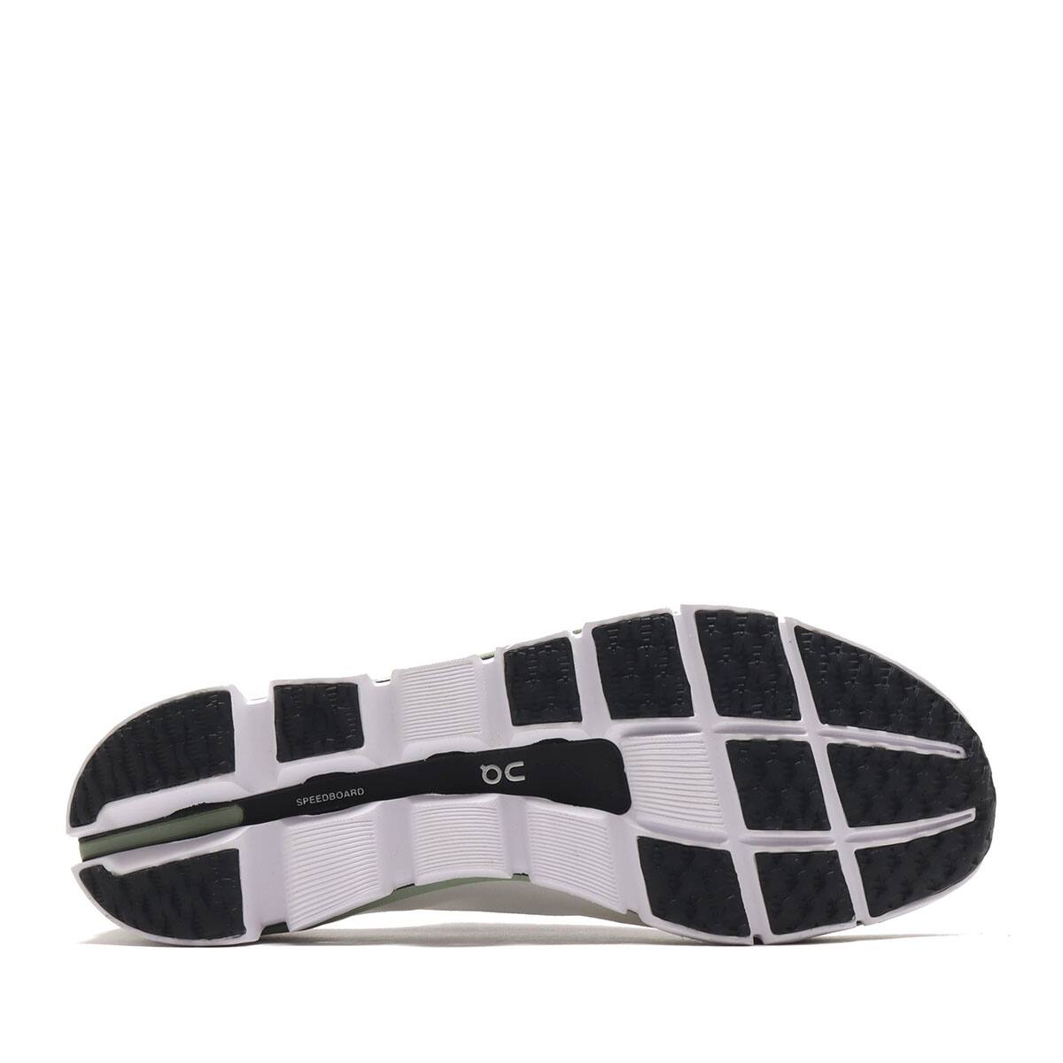 On CLOUDBOOM WHITE/BLACKの画像