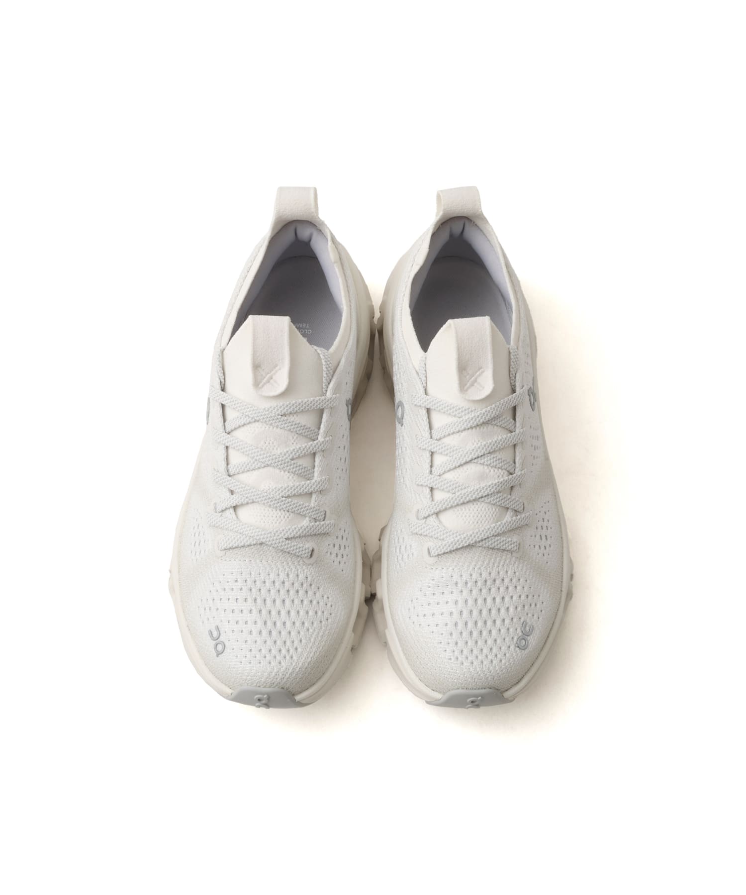 On CLOUD X TEMPO 1 M Ivory | Iceの画像