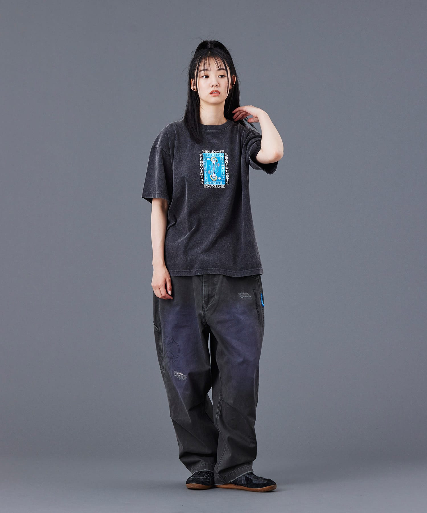 LIBERAIDERS QUEEN LOGO TEE BLACKの画像