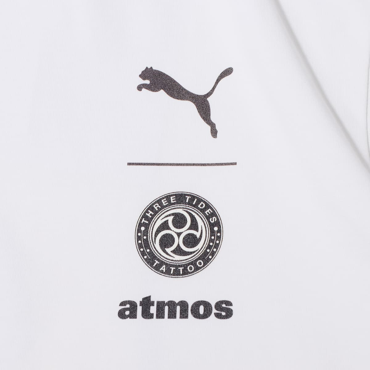PUMA atmos×THREE TIDES TATTOO Tee WHITEの画像