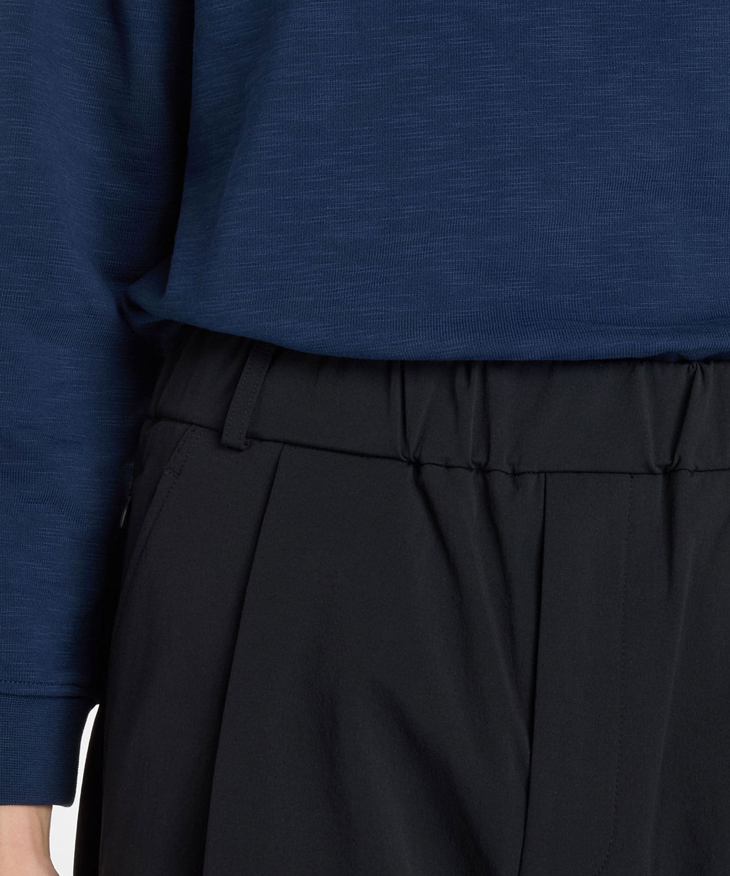 New Balance NB GREY WIDE PANTS ブラックの画像