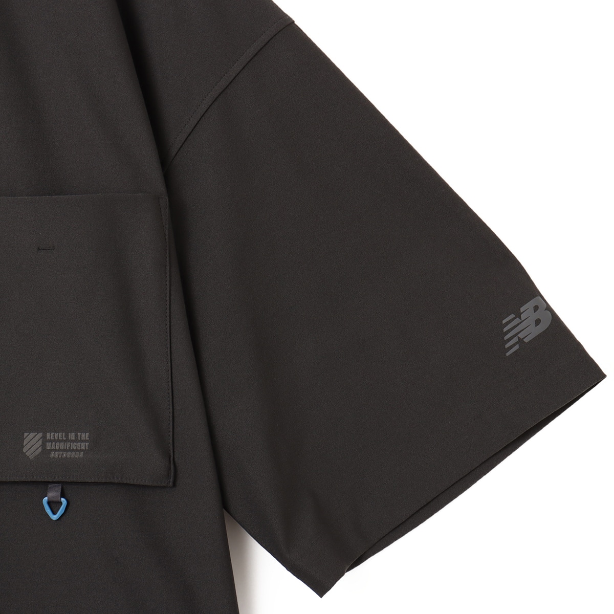 New Balance Oversized S/S Sunshield Shirt ブラックセメント New Balance Oversized S/S Sunshield Shirt ブラックセメント