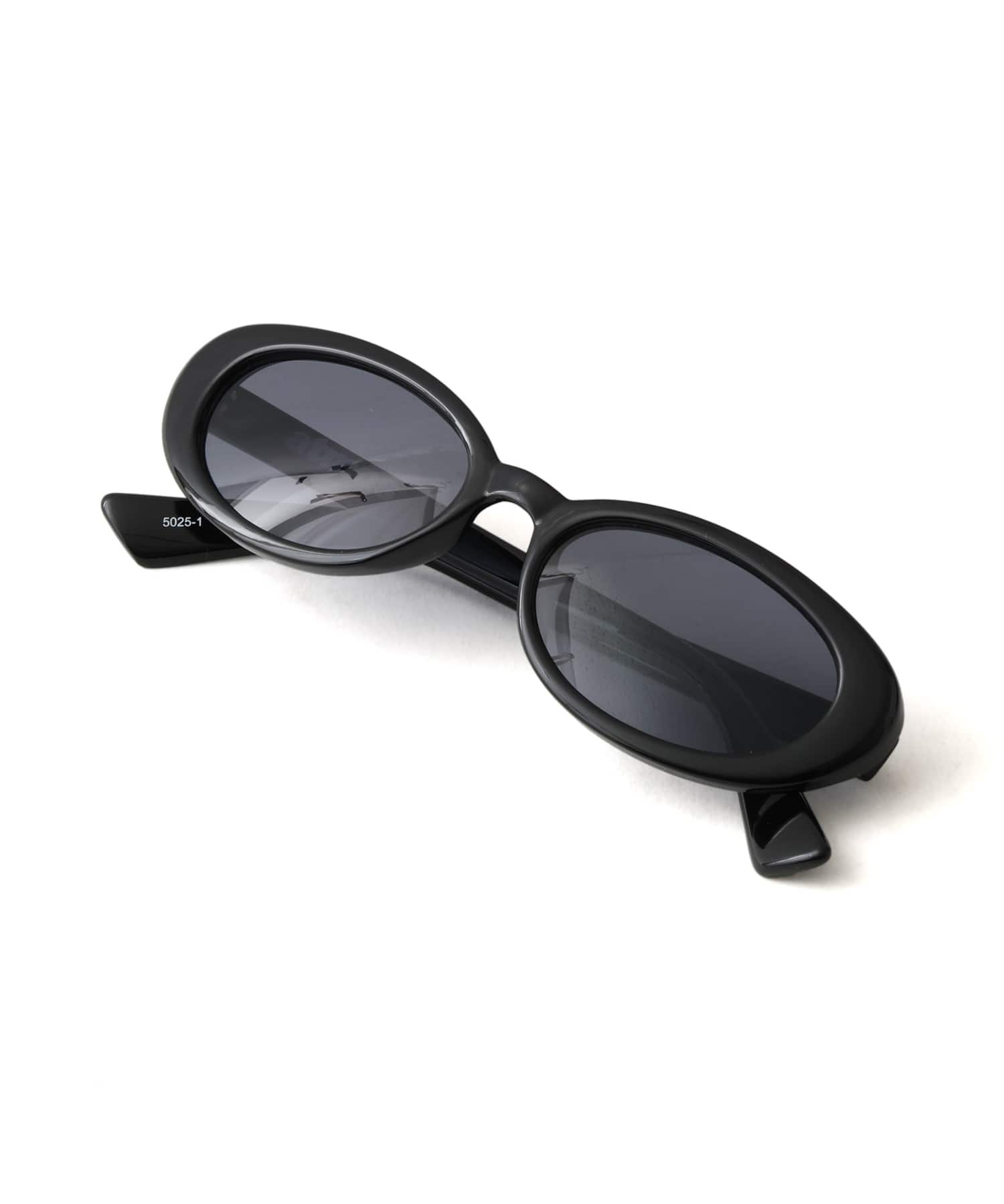 atmos pink Oval Sunglasses BLACKの画像