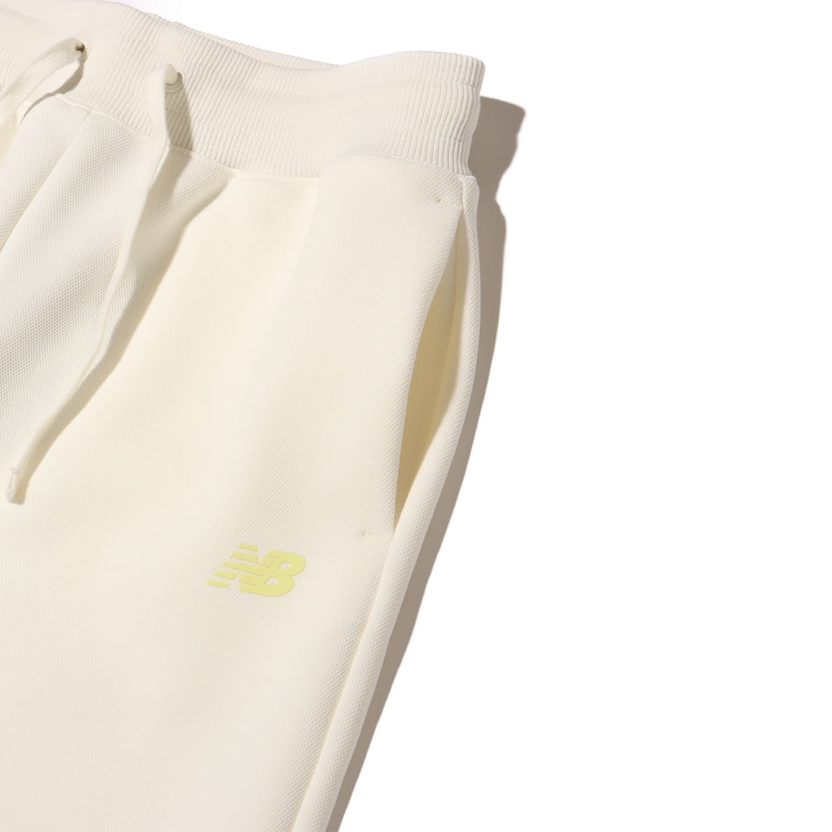 New Balance NBX Lunar New Year Knit Pants カンリーロクリーム