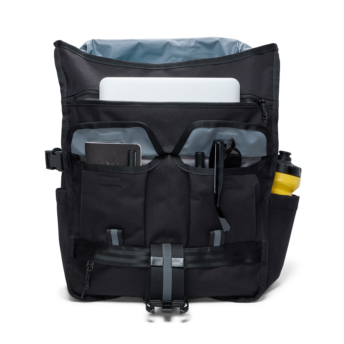CHROME WARSAW 30L PACK BLACK の画像