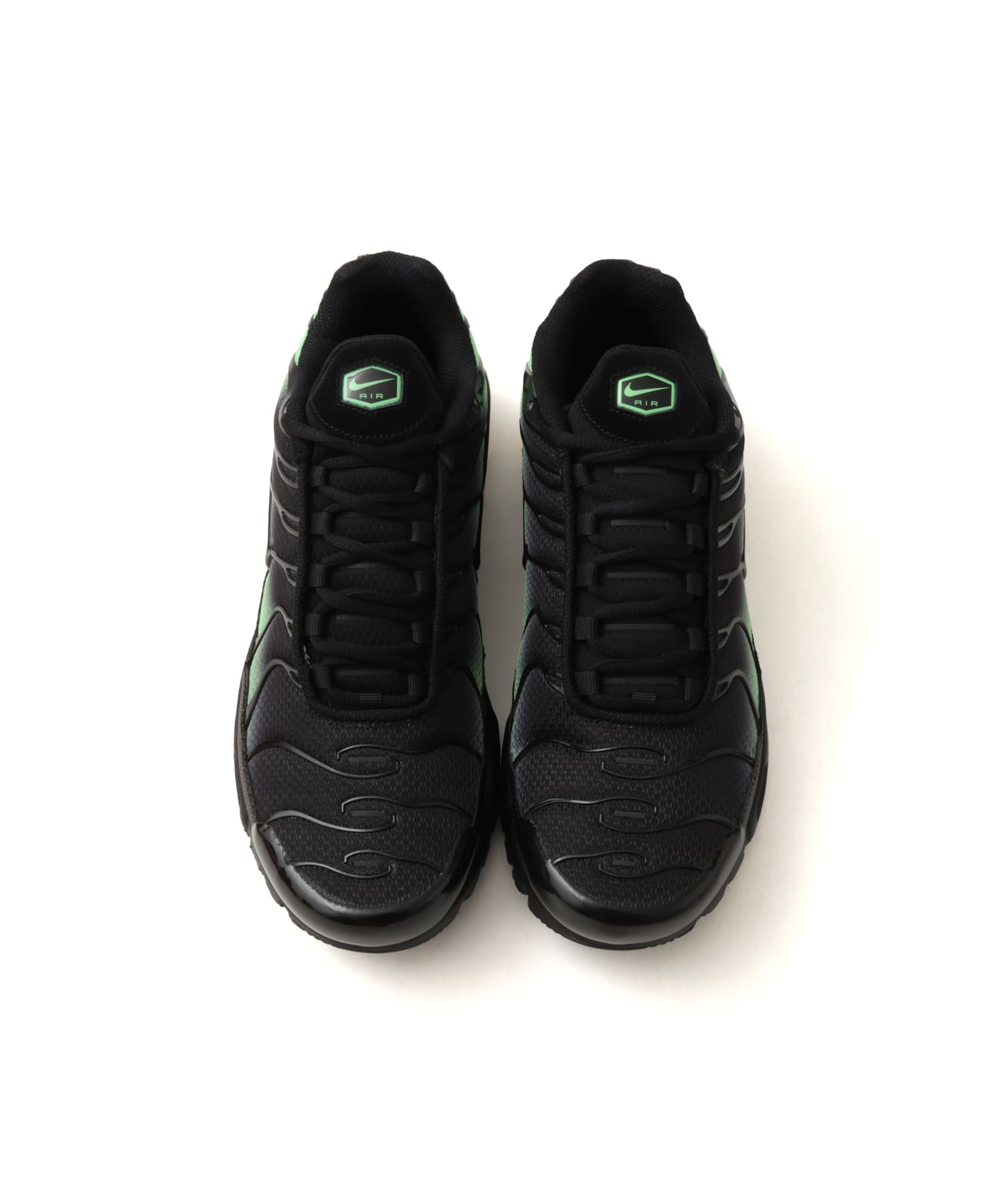 NIKE AIR MAX PLUS BLACK/BLACK-ILLUSION GREENの画像