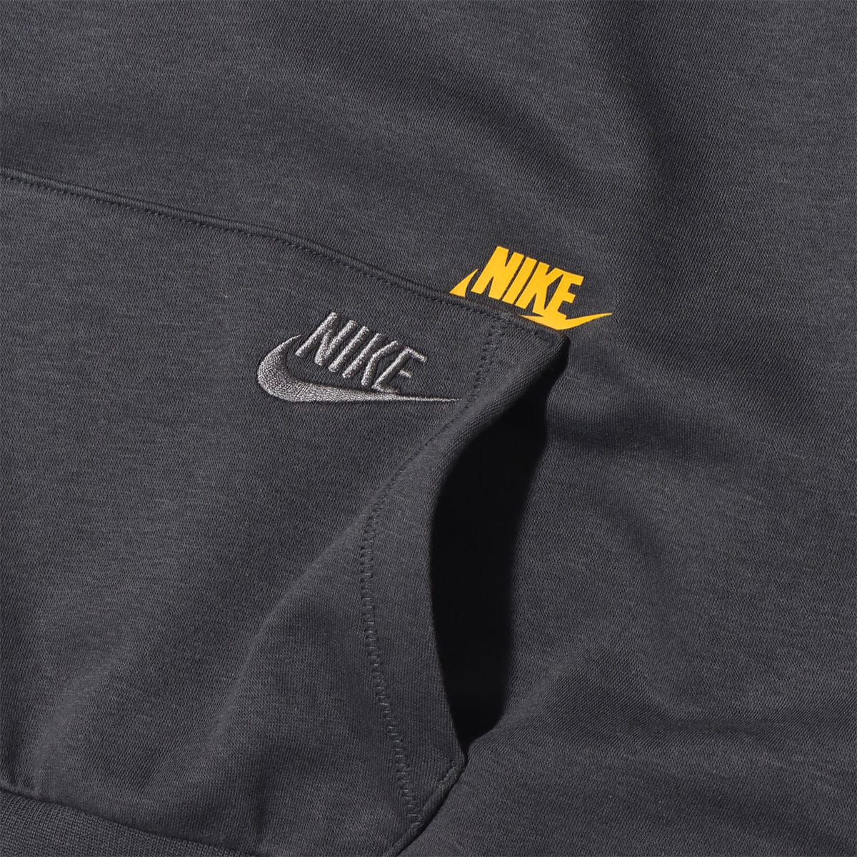 NIKE AS W NSW FLC CREW CPPS ANTHRACITE/DARK SULFUR 22SP-Iの画像