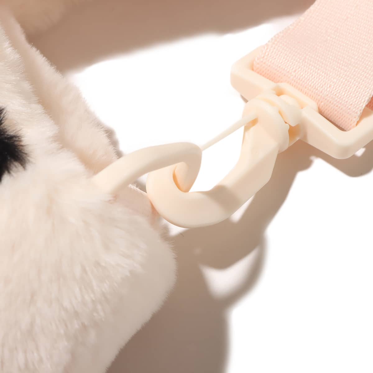 NIKE W NSW FX FUR TOTE HO23 GUAVA ICE/GUAVA ICE/BLACKの画像