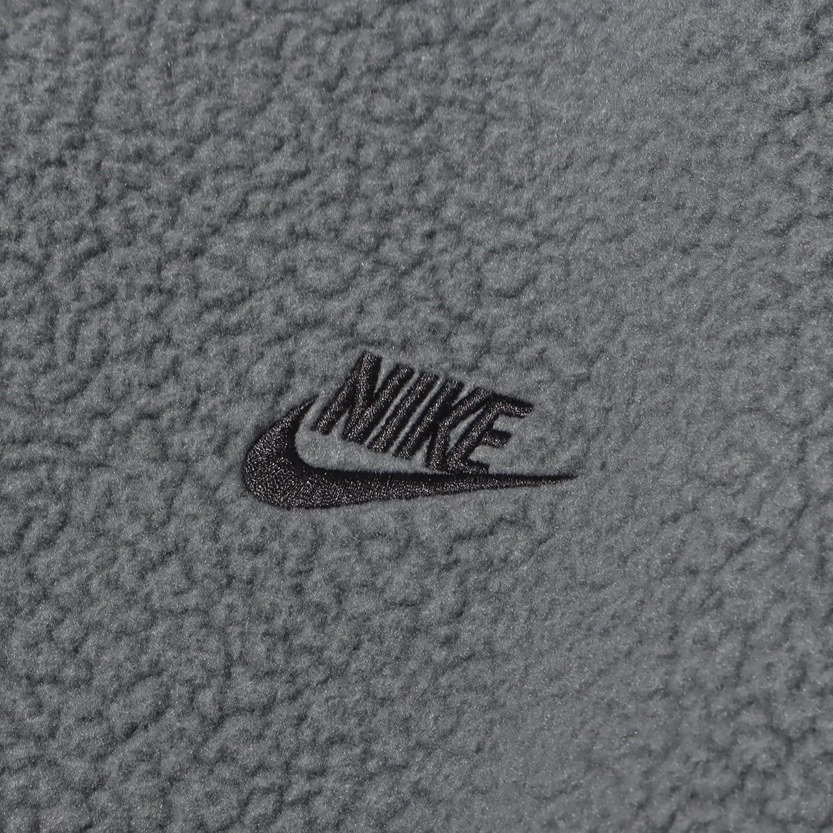 NIKE AS M NK CLUB+ SHERPA WNTR CREW IRON GREY/BLACK（ナイキ