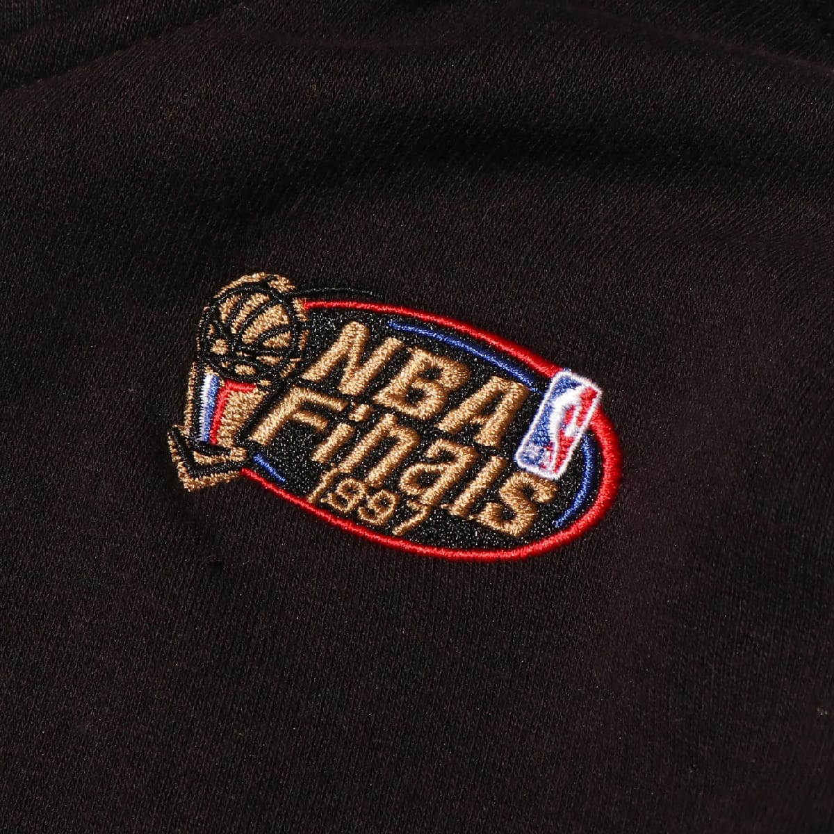 Mitchell & Ness Old English Hoodie CHI.Bulls BLACK 19HO-I