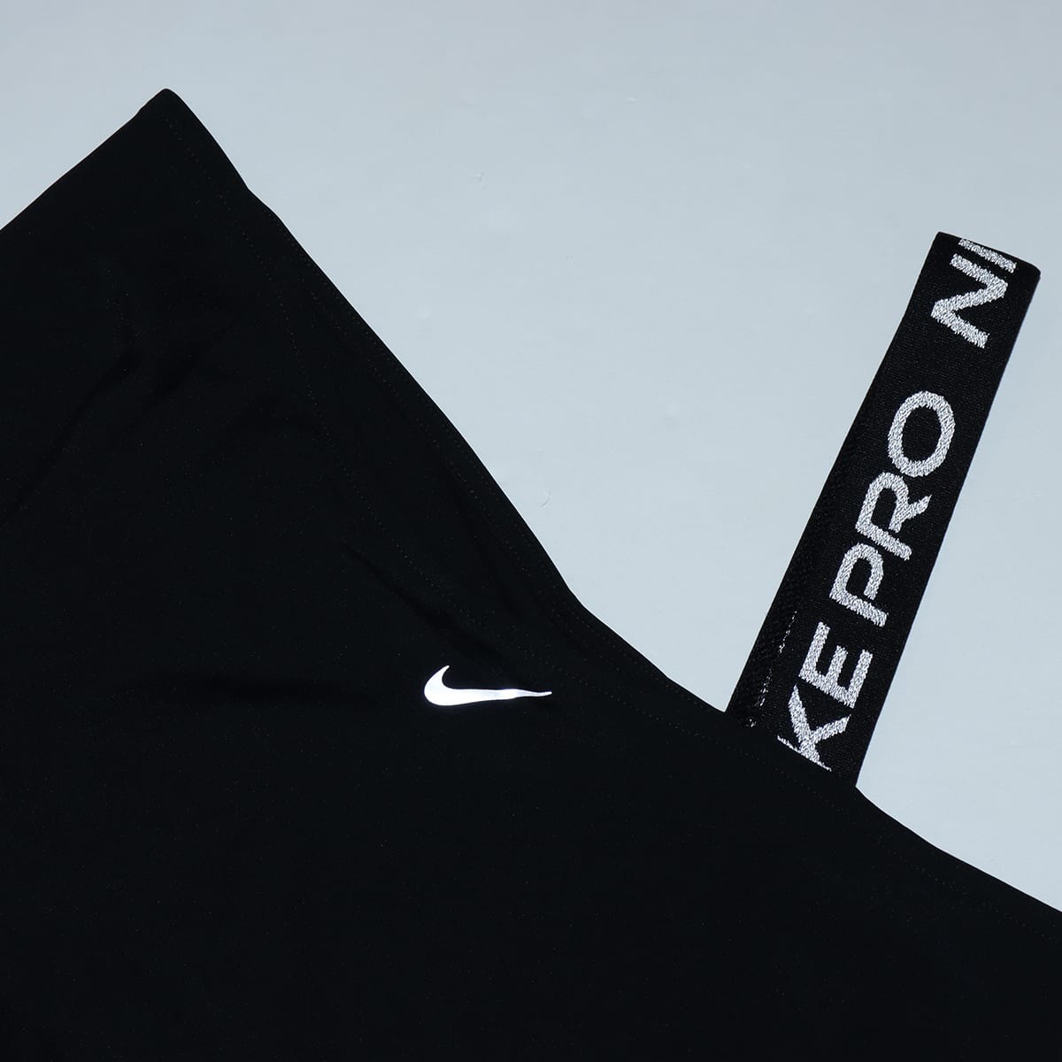 NIKE AS W NP DF SHINE CROP TOP BLACK/REFLECTIVE SILV の画像