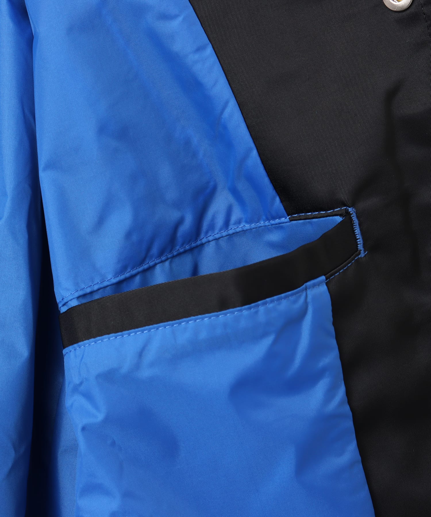 JORDAN BRAND M J BRK CLGTE VRSTY JKT BLACK/SPORT BLUE/BLACKの画像
