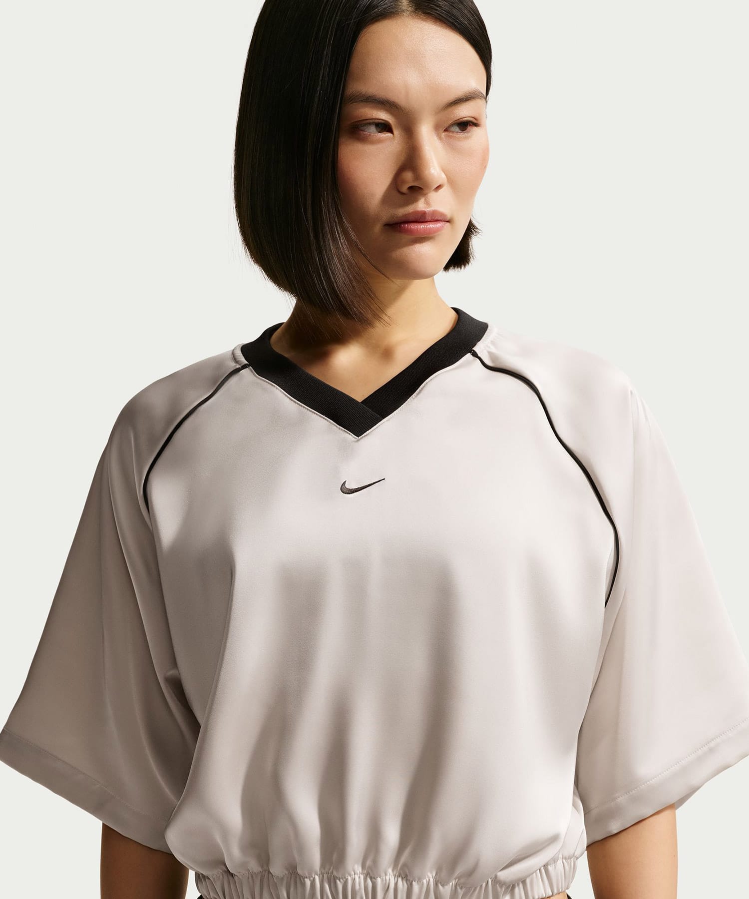 NIKE AS W NSW OFFLN WVN STN SS TOP LIGHT BONE/(BLACK)の画像