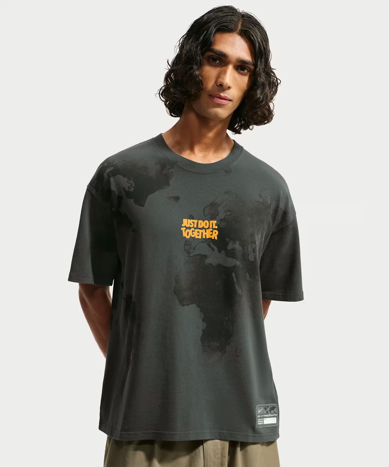 NIKE M NRG KOI TEE ANTHRACITEの画像