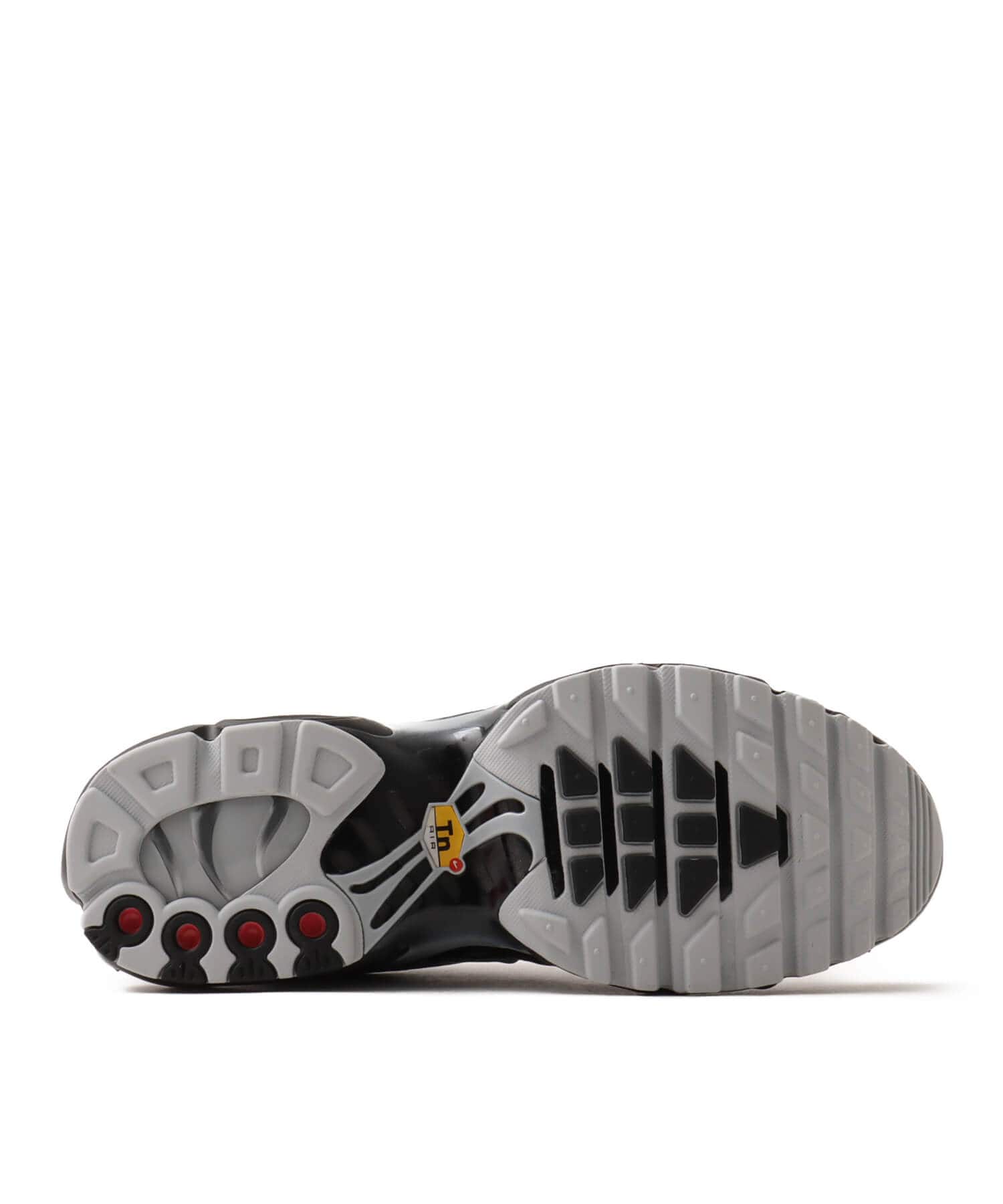 NIKE W AIR MAX PLUS SE BLACK/WOLF GREY-METALLIC SILVERの画像