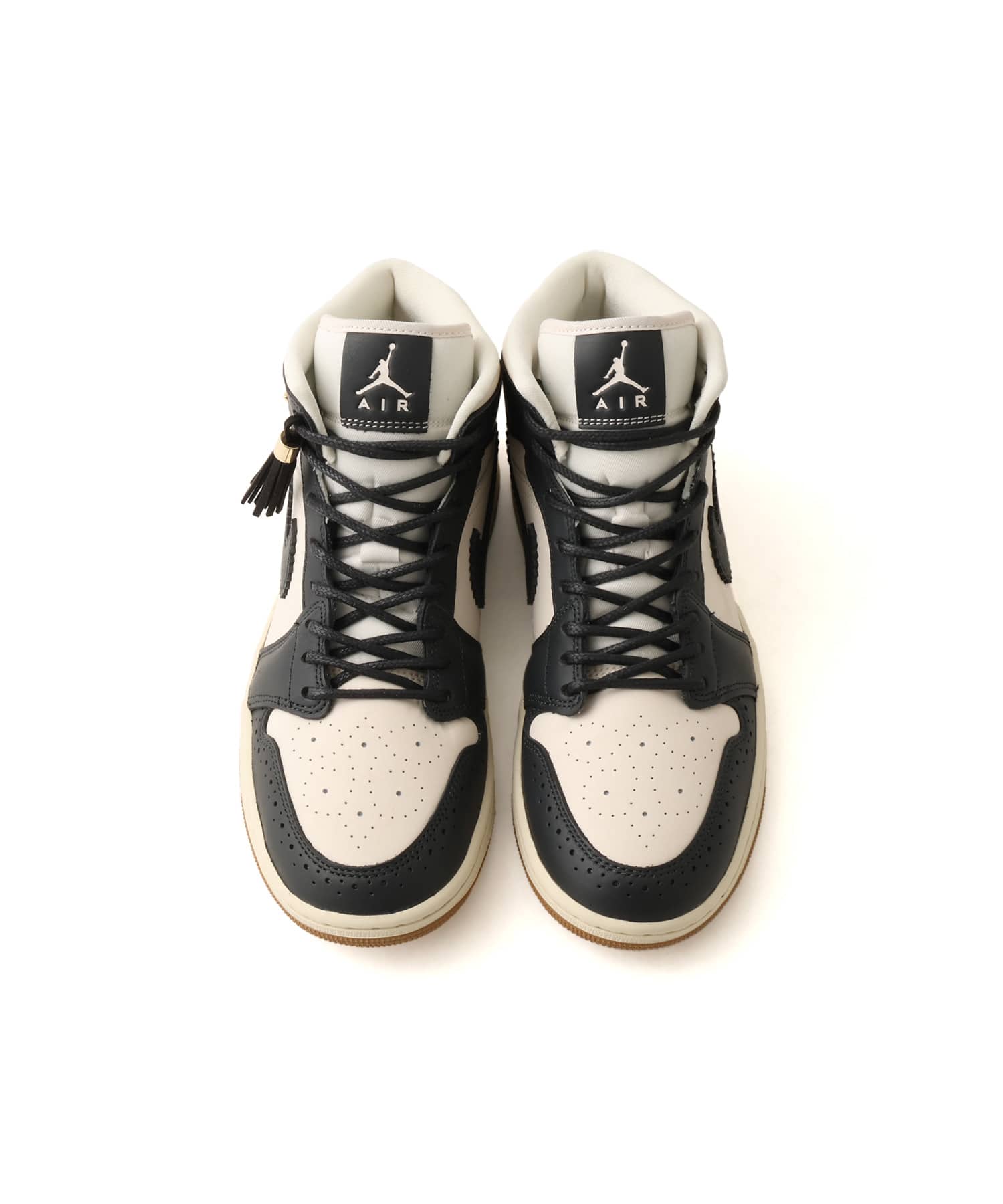 JORDAN BRAND WMNS AIR JORDAN 1 MID SE OFF NOIR/CHALK-CHALK-PEARL WHITEの画像