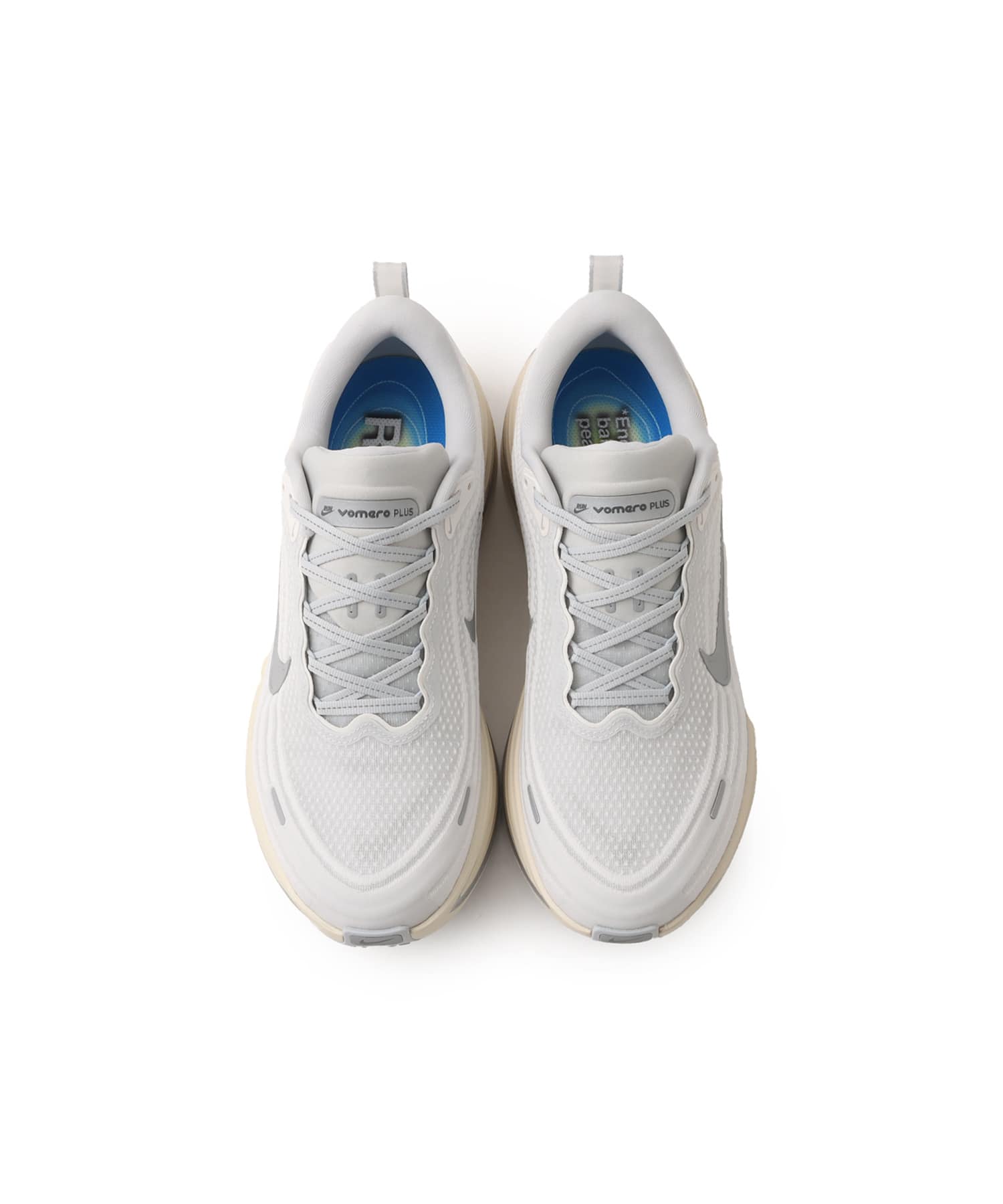 NIKE VOMERO PLUS PLATINUM TINT/REFLECT SILVER-GREY FOGの画像